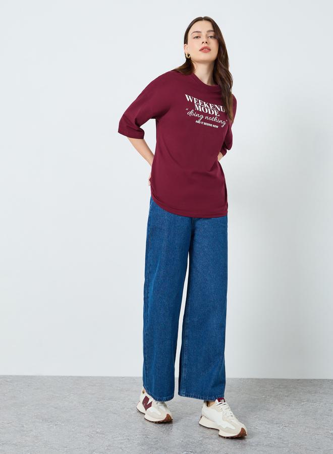 ستايلي تيشيرت بطبعة شعار - Image 1